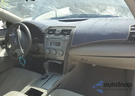 2011 Toyota Camry Base z USA, uszkodzony, nr VIN 4T1BF3EK3BU666392